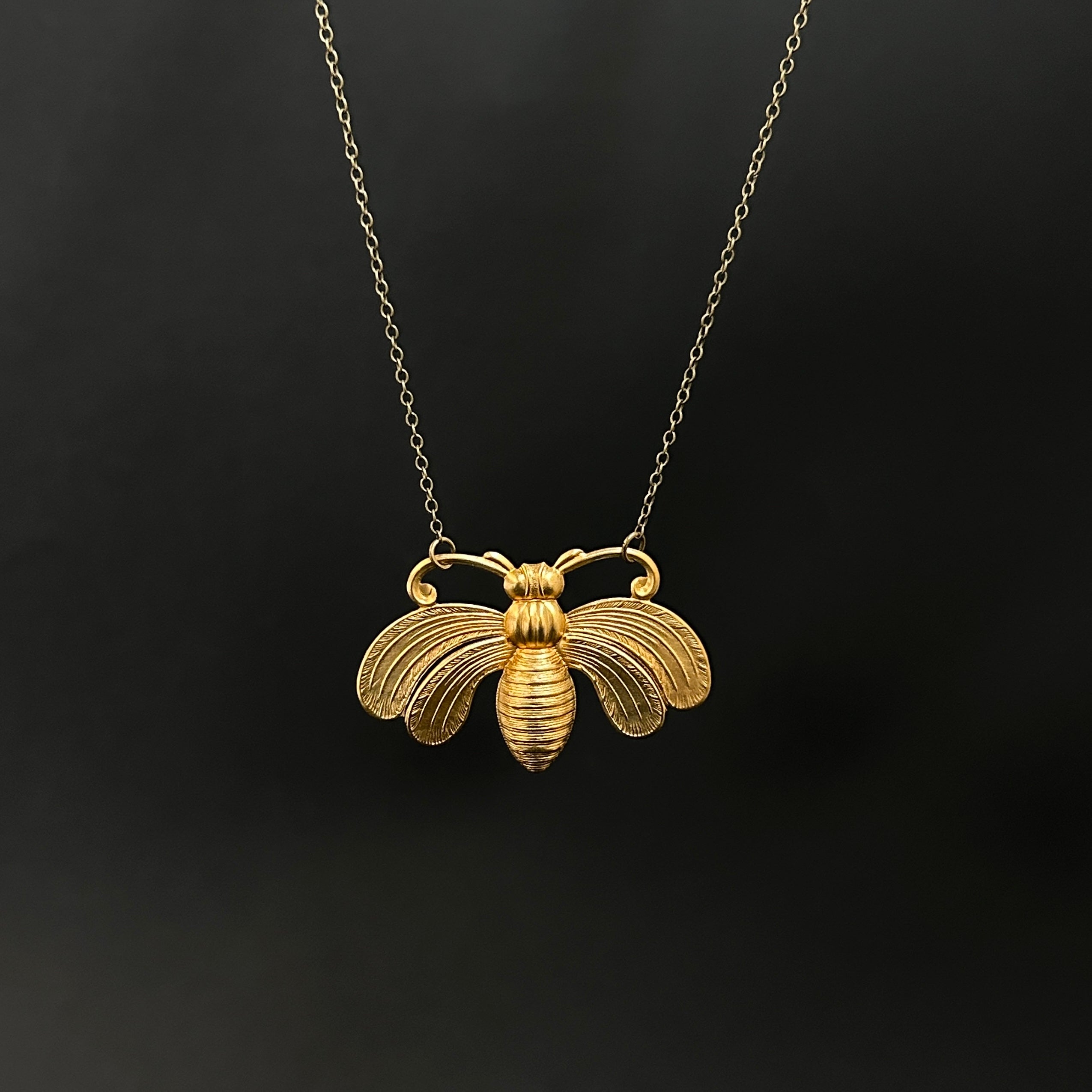 Large Bee Necklace - The Magpie's Daughter